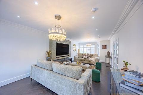 5 bedroom semi-detached house for sale, Kings Avenue, Woodford Green IG8