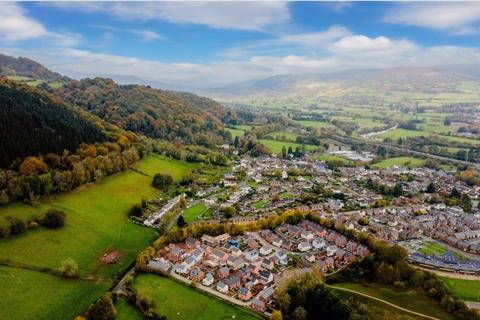 undefined, The Grove, Llanfoist NP7