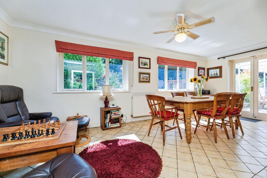 Pbox-living room-325953.jpg