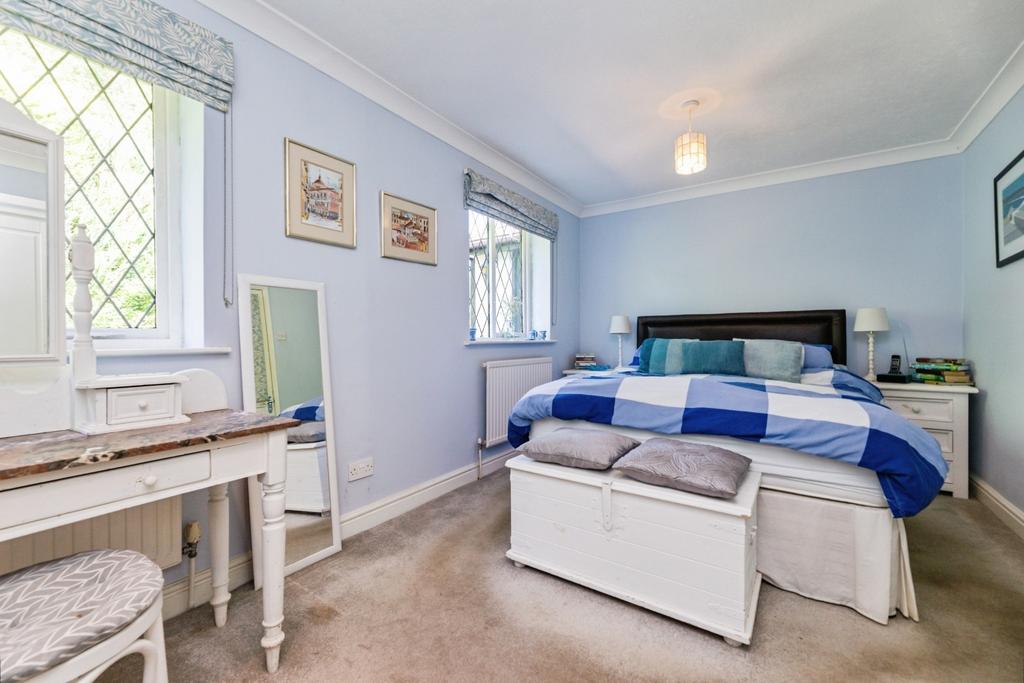 Pbox-bedroom-325953.jpg
