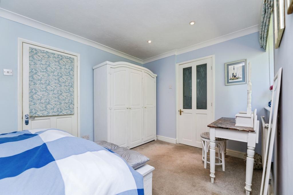 Pbox-bedroom-325953.jpg