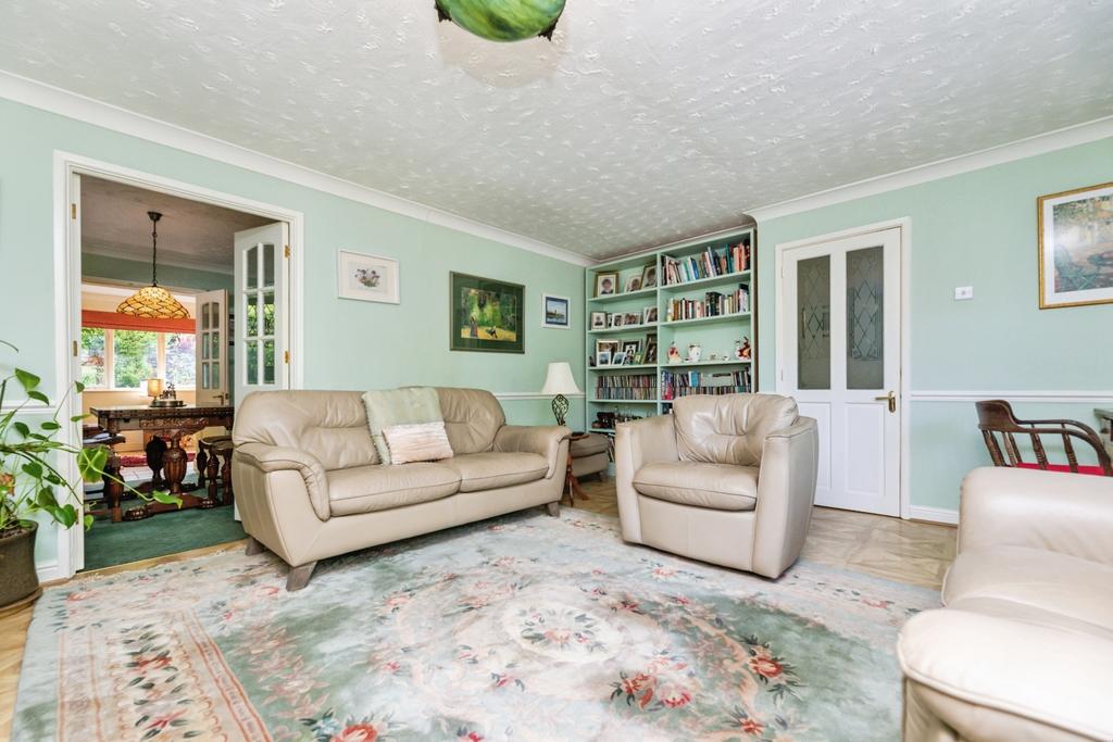 Pbox-living room-325953.jpg