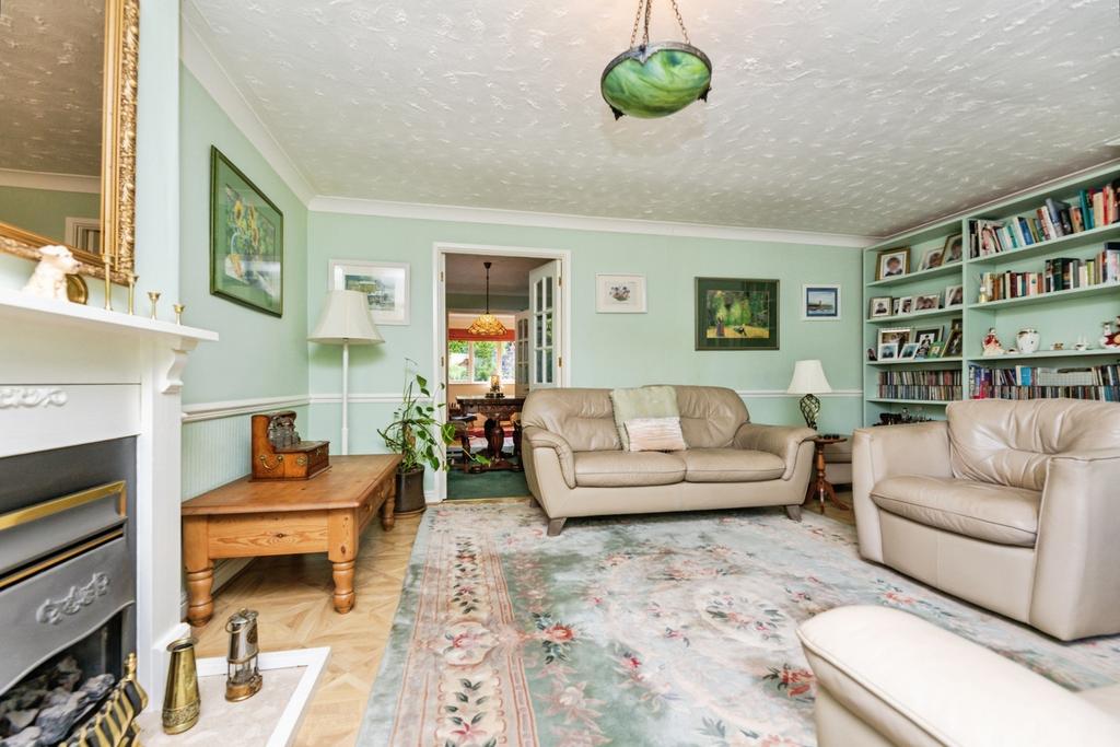 Pbox-living room-325953.jpg