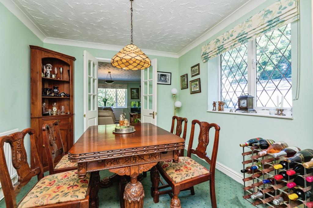 Pbox-dining room-325953.jpg