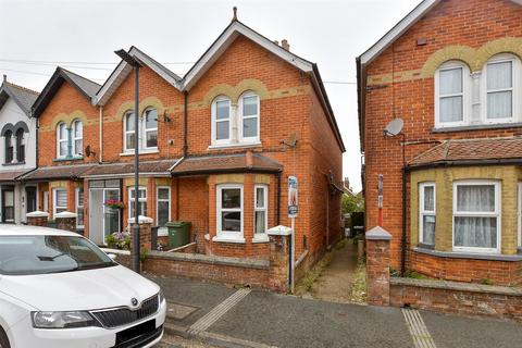 2 bedroom end of terrace house for sale, Grange Road, East Cowes, Isle of Wight