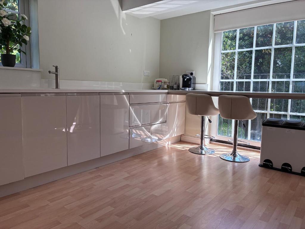 Kitchen/Breakfast bar