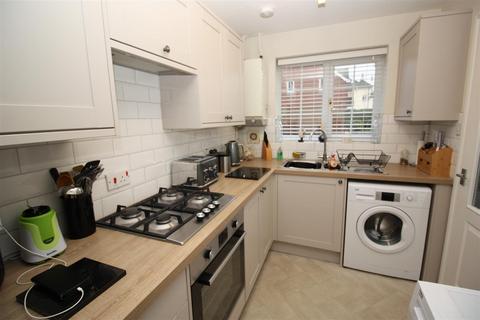 undefined, Little Manor Gardens, Surrey GU6
