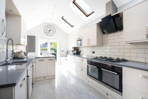 14 Albany Close, Bexley, DA5 3ES