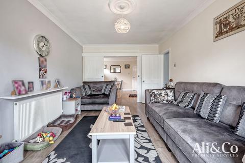 11 Boscombe Avenue, Grays, RM17 6AF