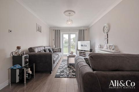 11 Boscombe Avenue, Grays, RM17 6AF