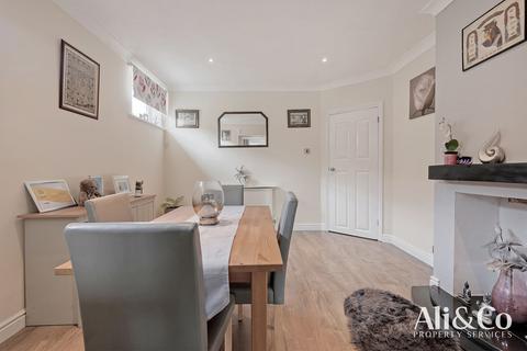 11 Boscombe Avenue, Grays, RM17 6AF