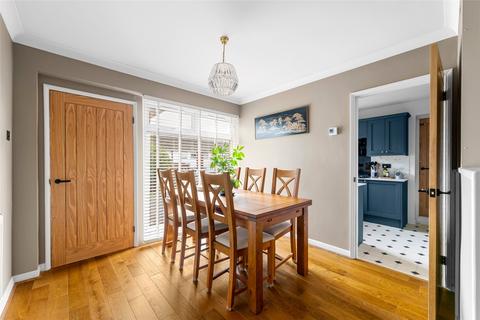 31 Home Park, Oxted, RH8 0JS