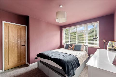 31 Home Park, Oxted, RH8 0JS
