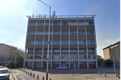 Mixed use to rent, 194-196 South Street Romford RM1 1TR