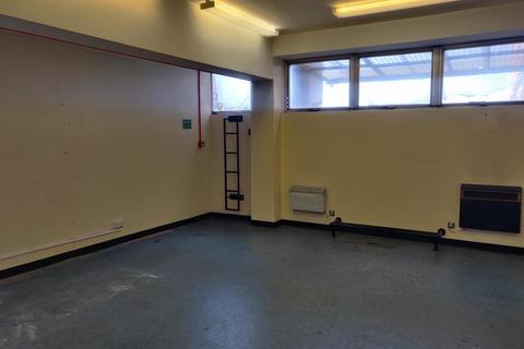 Mixed use to rent, 194-196 South Street Romford RM1 1TR