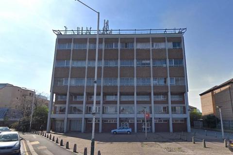 Mixed use to rent, 194-196 South Street Romford RM1 1TR