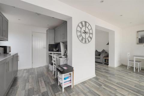 3 bedroom semi-detached house for sale, Millstream Close, Whitstable