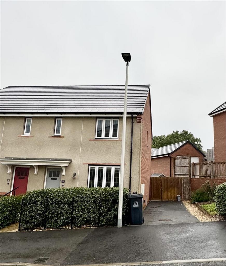 Cross Park, Filham 2 bed house - £1,050 pcm (£242 pw)