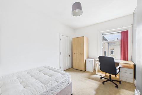 58 Coulston Road, Lancaster, LA1 3AE