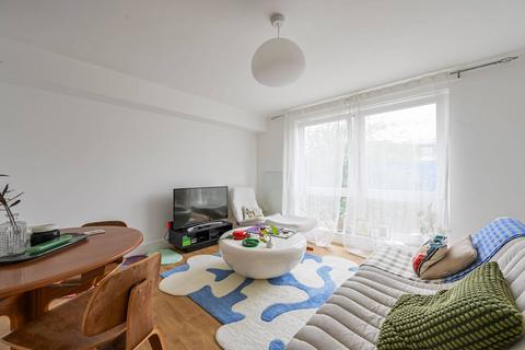 2 bedroom flat for sale, 38 Watts Grove, London E3