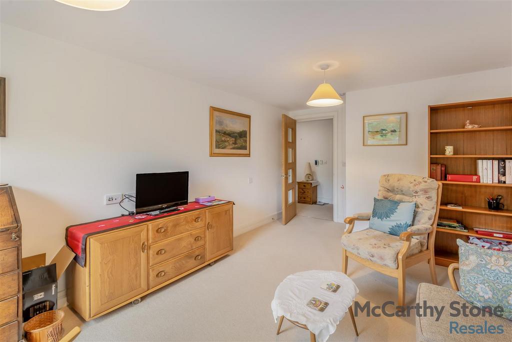 8660512-interior04.jpg