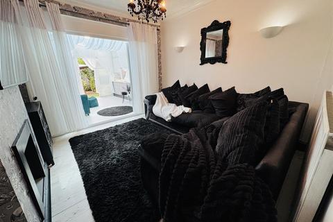 3 bedroom semi-detached house for sale, Bramford Road, Ipswich IP1