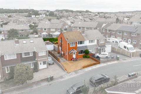 3 bedroom semi-detached house for sale, Rectory Drive, Batley WF17