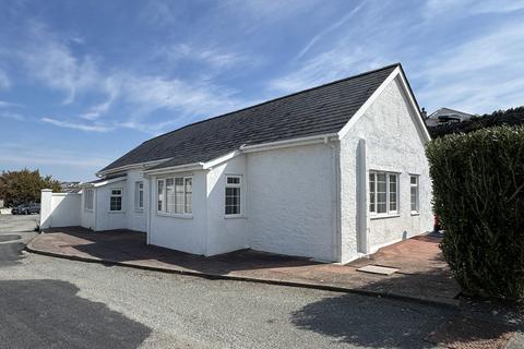 3 bedroom semi-detached bungalow for sale, Llain Y Bwthyn, Trearddur Bay, Anglesey, LL65