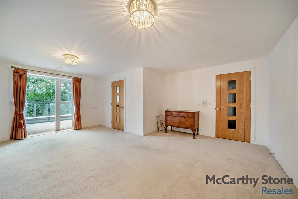 8660408-interior06-800.jpg