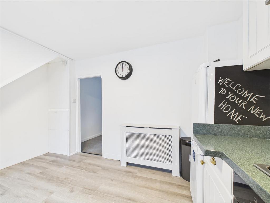 CAM04360 G0-PR0180-STILL005.jpg