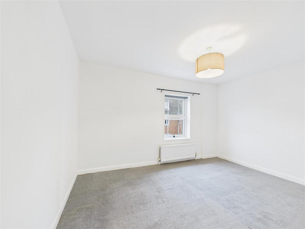 CAM04360 G0-PR0180-STILL007.jpg