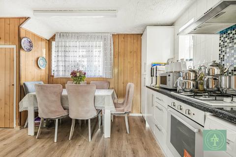 9 Wetherby Road, Enfield, EN2 0NS