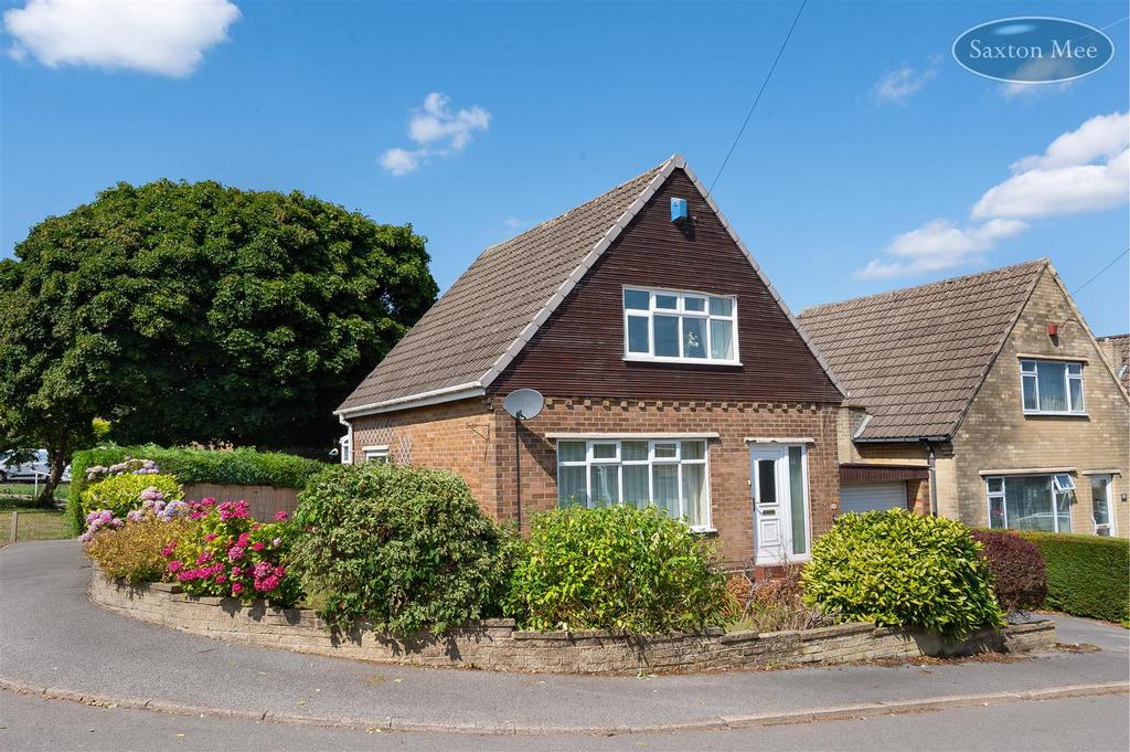 29 MCINTYRE ROAD - front 1423.jpg