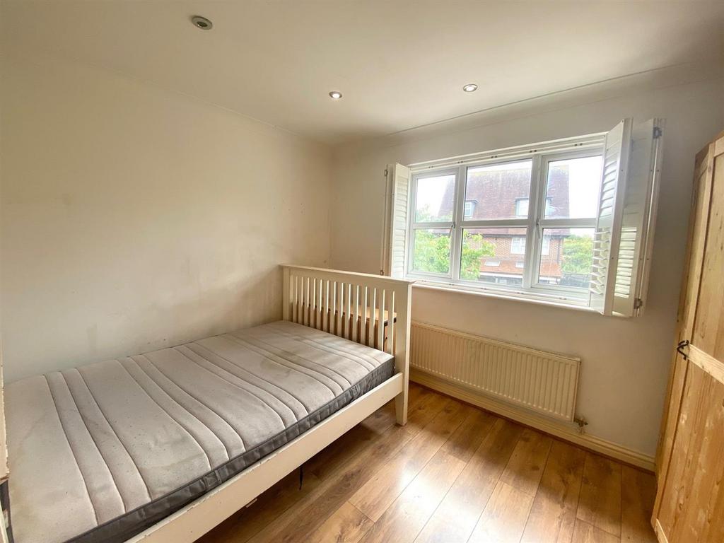 Bedroom 4.jpg