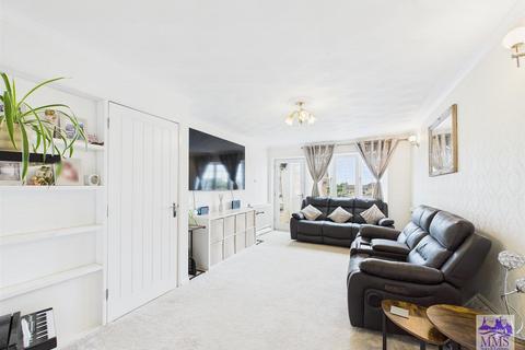 34 Brewer Road, Cliffe Woods, Rochester, ME3 8HY