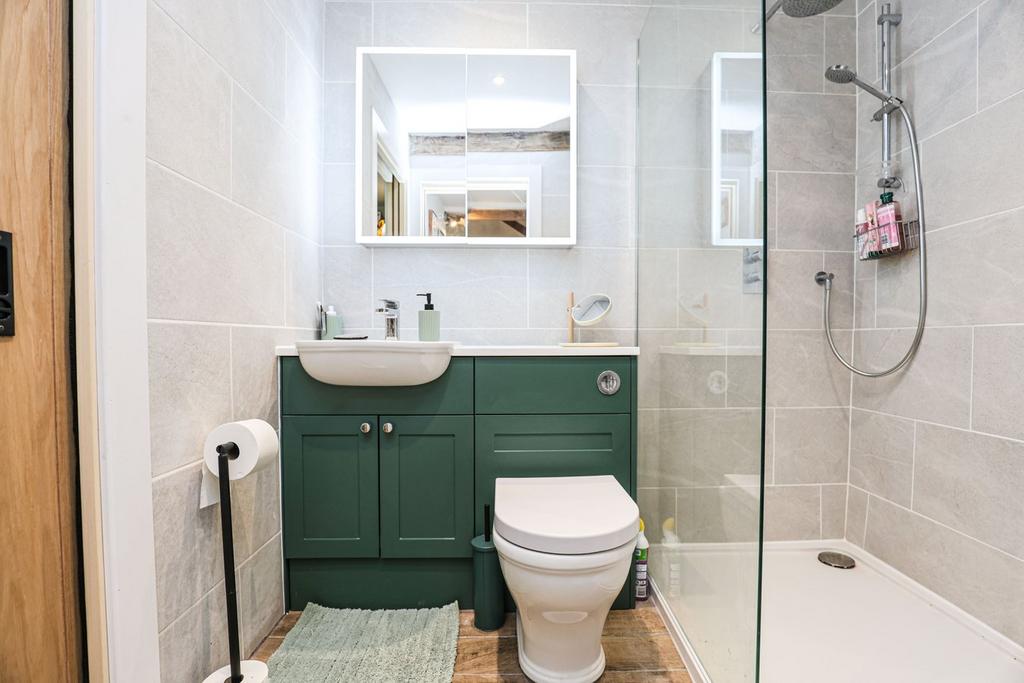 Jack &amp; Jill Shower Room