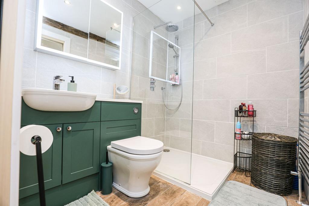 Jack &amp; Jill Shower Room