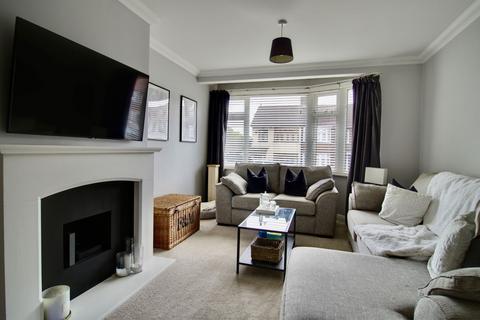 9 Craven Gardens, Harold Wood, Romford, RM3 0DF