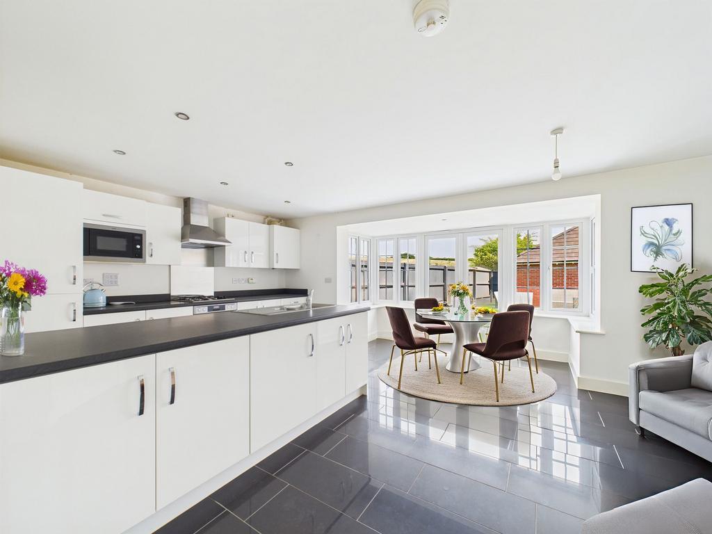 Open Plan Family Dining Kitchen (Virtually...