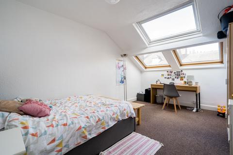 5 bedroom house to rent, 8 Claremont Avenue, LS3 1AT