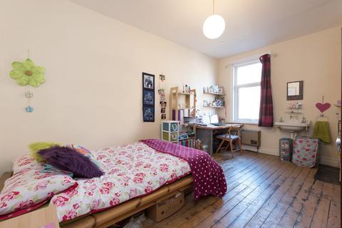 undefined, 8 Claremont Avenue, LS3 1AT
