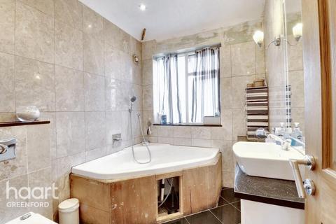 14 Summit Road, Northolt, UB5 5HJ