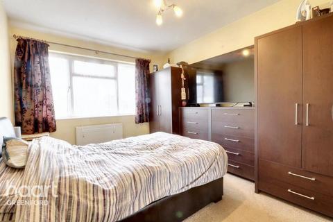 14 Summit Road, Northolt, UB5 5HJ