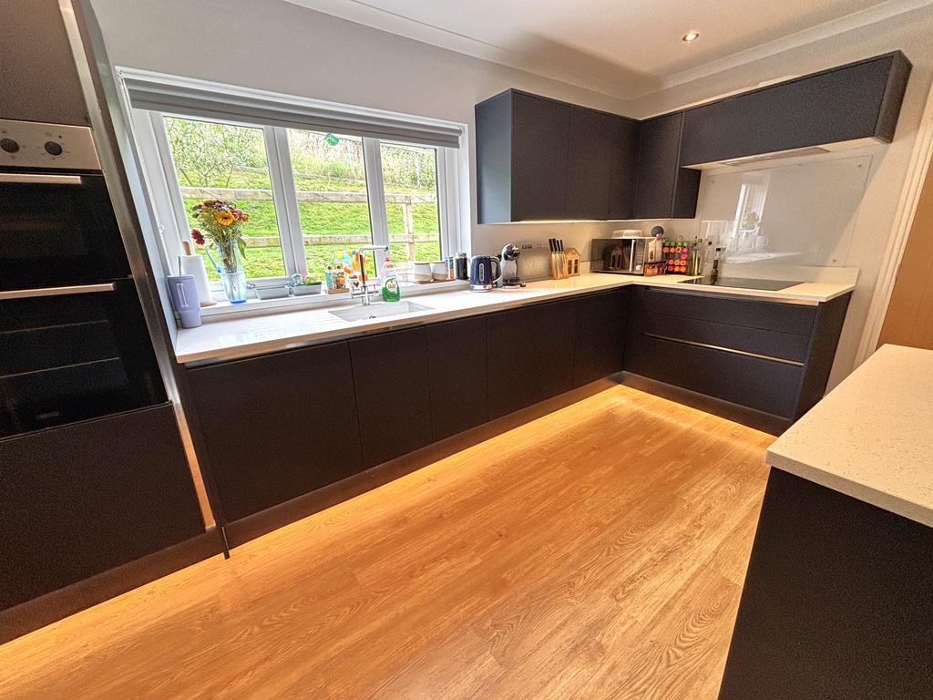 Kitchen / Breakfast Room
