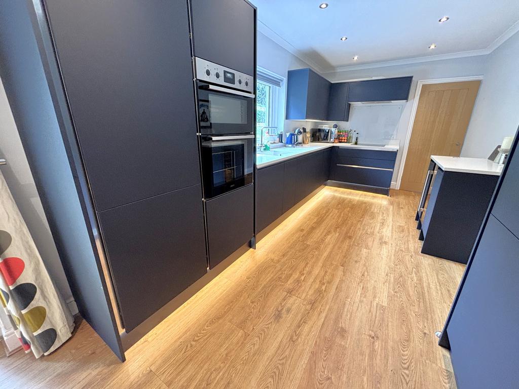 Kitchen / Breakfast Room