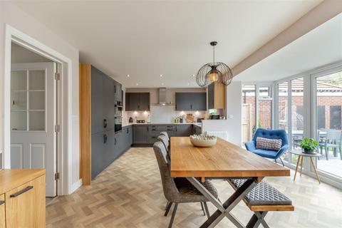 4 bedroom detached house for sale, Elderberry Way, Rainworth