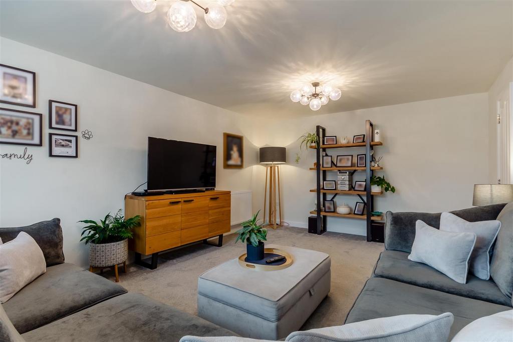 8661178-interior10.jpg