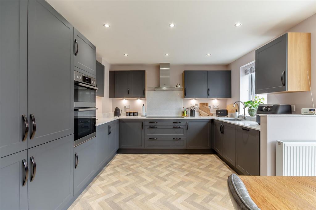 8661178-interior12.jpg