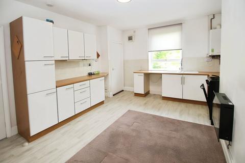 2 bedroom terraced house to rent, Forest Road, West Yorkshire HD5