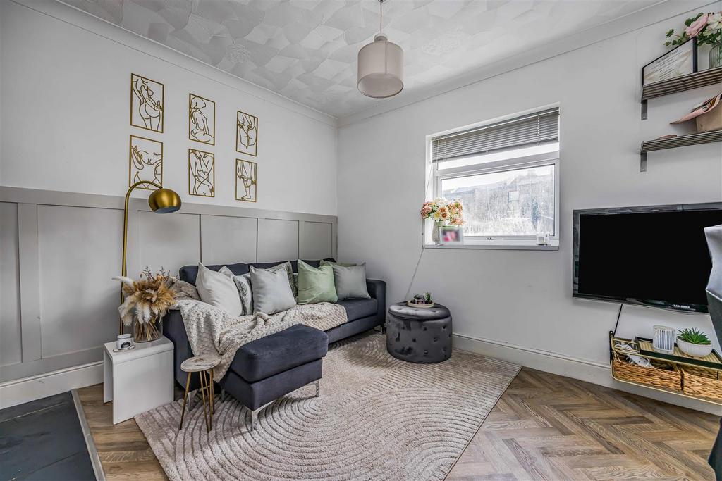 Flat 2, 27, Festing Road, Southsea-Small-Portico Ma